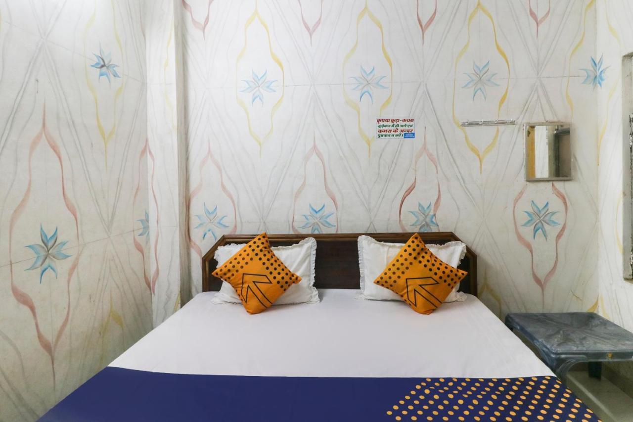 Jaunpur Spot On 67728 Ashish Guest House المظهر الخارجي الصورة